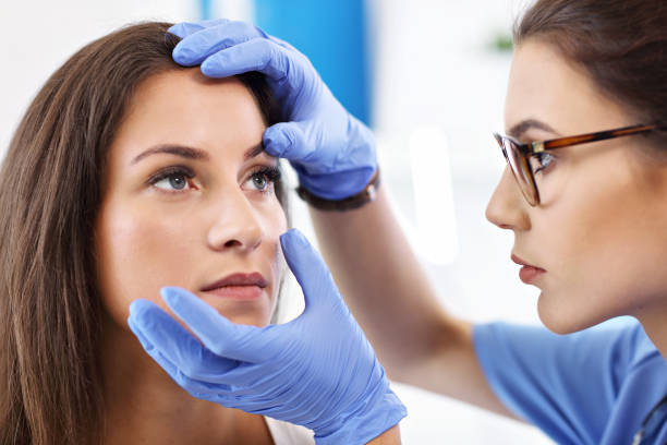 Treating Eye Conditions: Natural Remedies vs. Medical Treatments